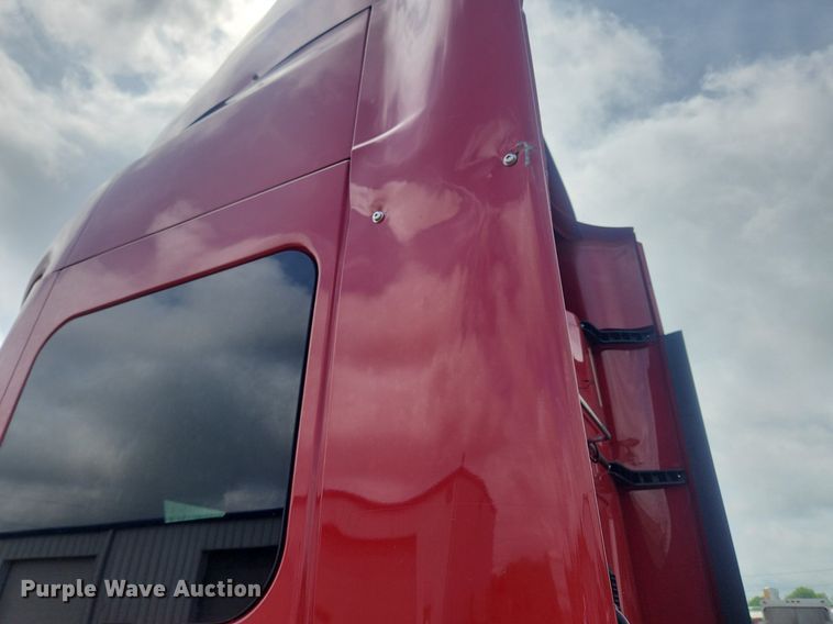 image for item LX9554 2013 International ProStar  semi truck