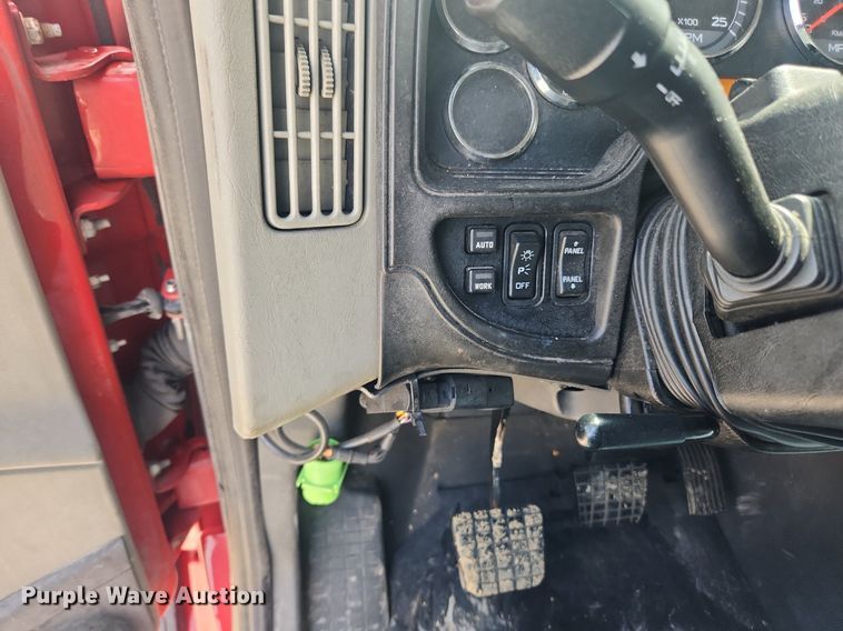 image for item LX9554 2013 International ProStar  semi truck