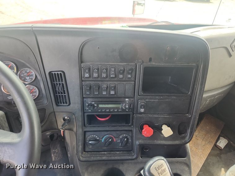 image for item LX9554 2013 International ProStar  semi truck