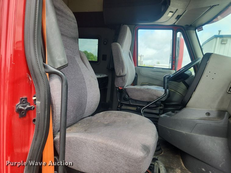 image for item LX9554 2013 International ProStar  semi truck