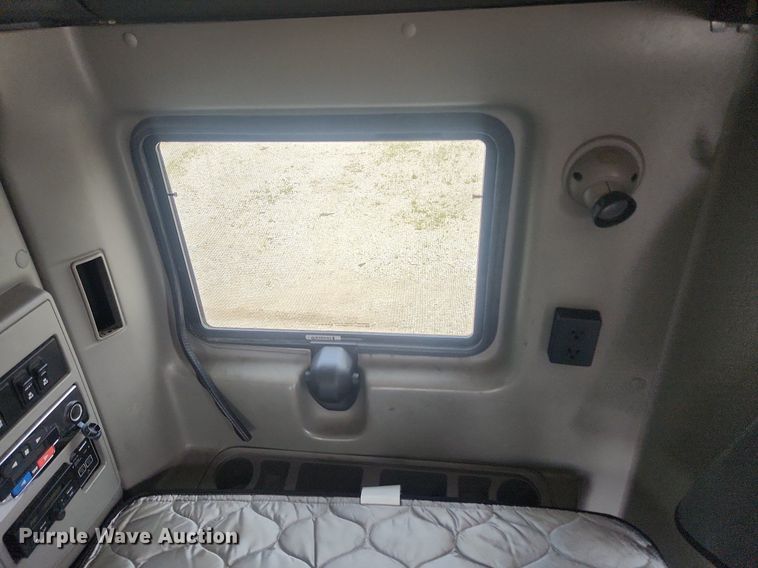 image for item LX9554 2013 International ProStar  semi truck