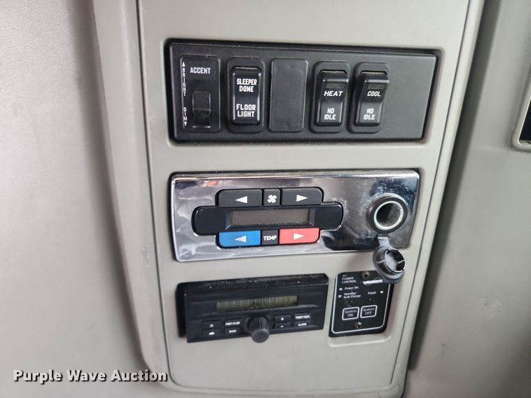 image for item LX9554 2013 International ProStar  semi truck