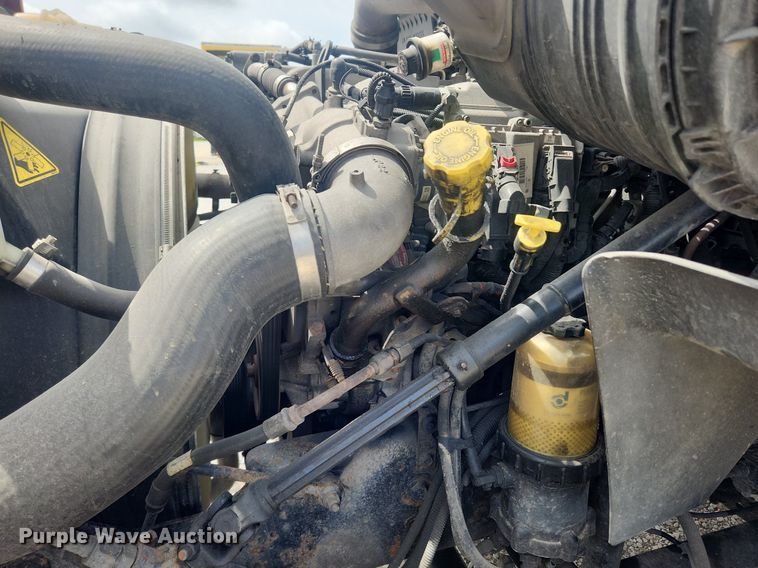 image for item LX9554 2013 International ProStar  semi truck