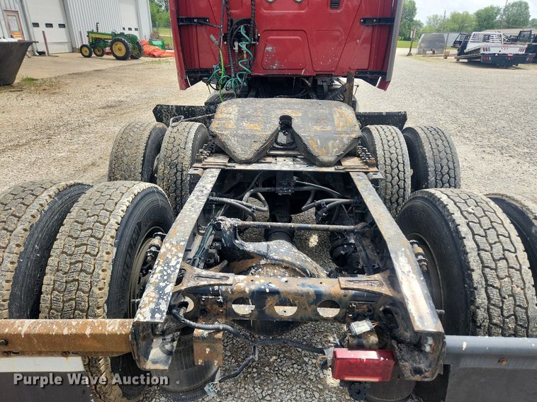 image for item LX9554 2013 International ProStar  semi truck