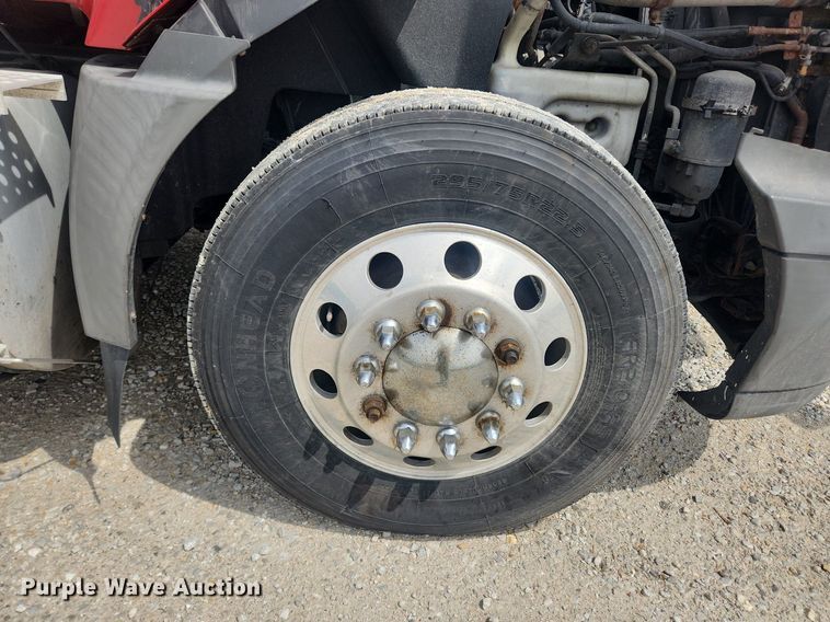 image for item LX9554 2013 International ProStar  semi truck