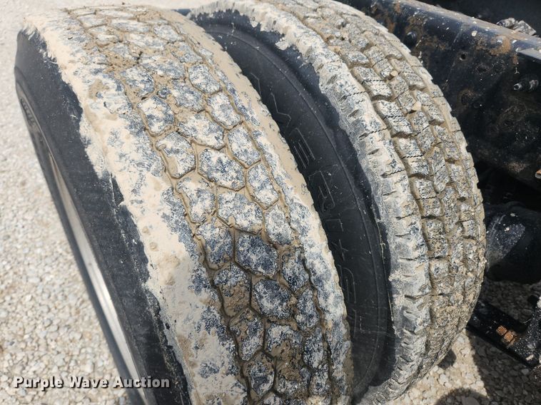 image for item LX9554 2013 International ProStar  semi truck