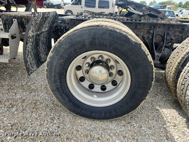 image for item LX9554 2013 International ProStar  semi truck