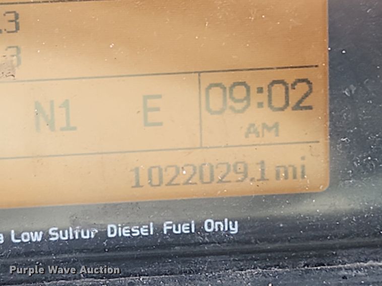 image for item LX9707 2015 Volvo VNL  semi truck