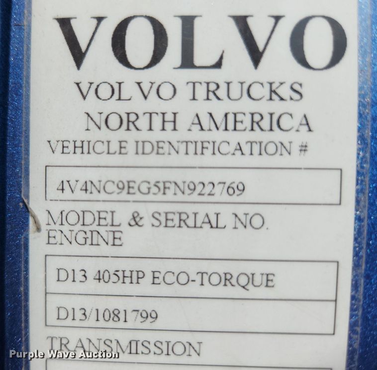 image for item LX9707 2015 Volvo VNL  semi truck