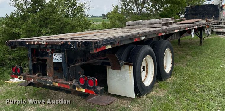 image for item LY9749 1992 Utility  flatbed trailer
