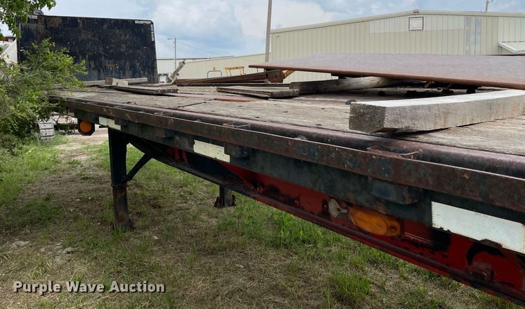 image for item LY9749 1992 Utility  flatbed trailer