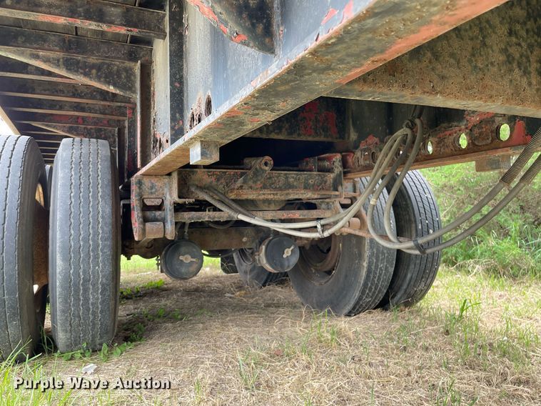 image for item LY9749 1992 Utility  flatbed trailer