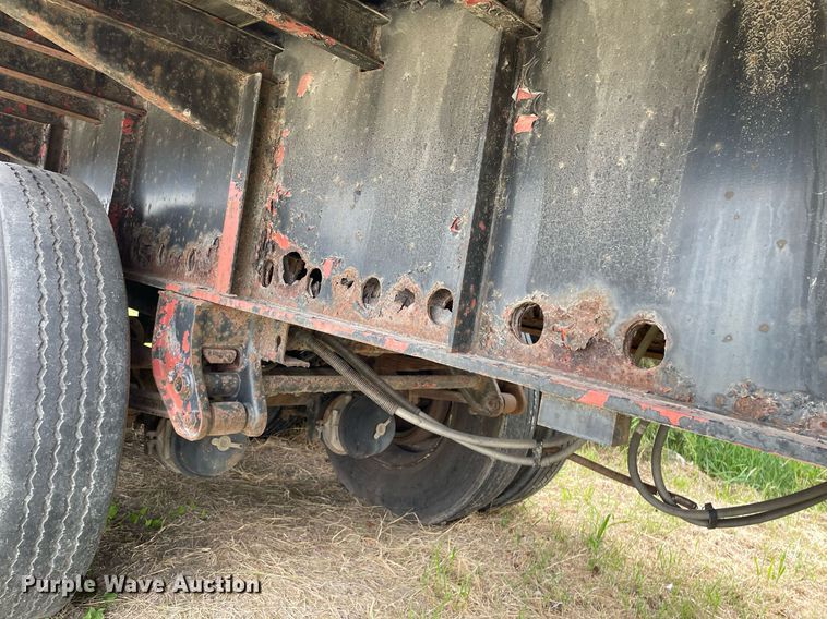 image for item LY9749 1992 Utility  flatbed trailer