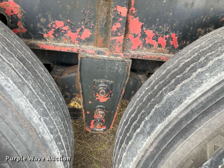 image for item LY9749 1992 Utility  flatbed trailer