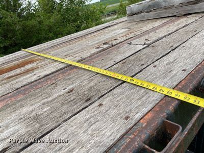 image for item LY9749 1992 Utility  flatbed trailer