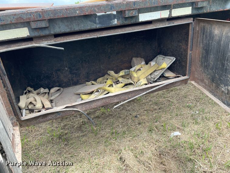 image for item LY9749 1992 Utility  flatbed trailer