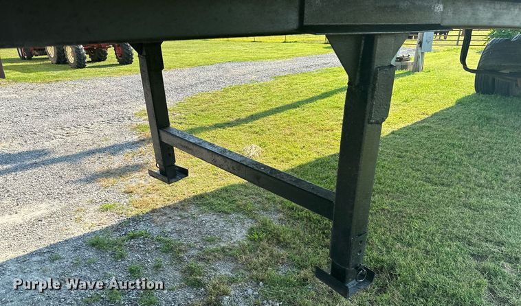 image for item MB9532 1991 Travis  end dump trailer