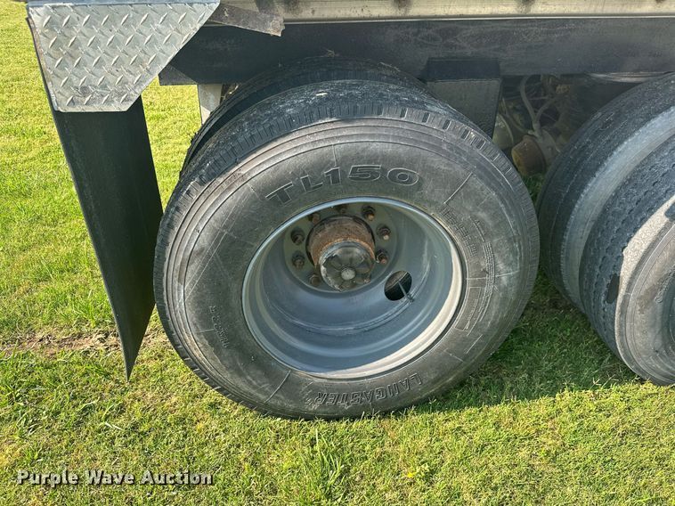 image for item MB9532 1991 Travis  end dump trailer