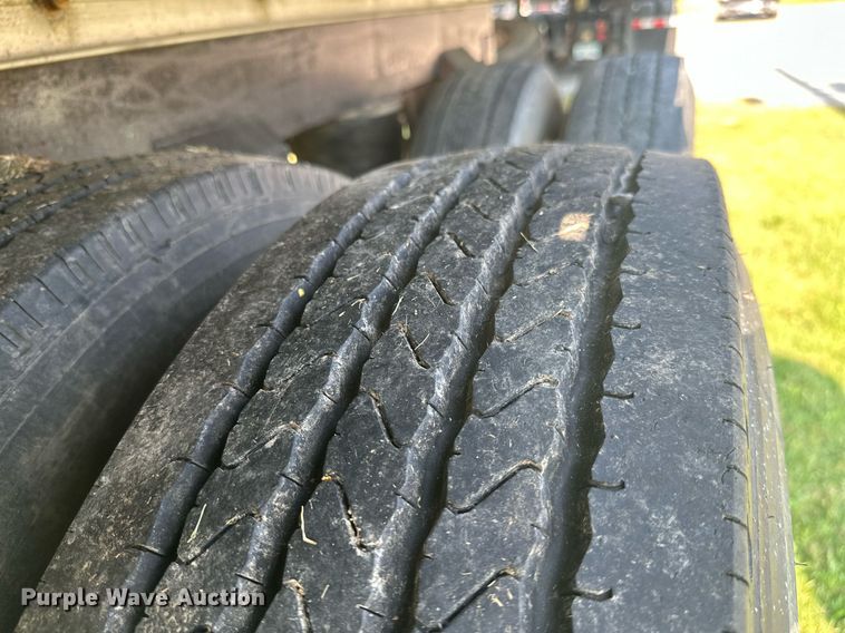 image for item MB9532 1991 Travis  end dump trailer