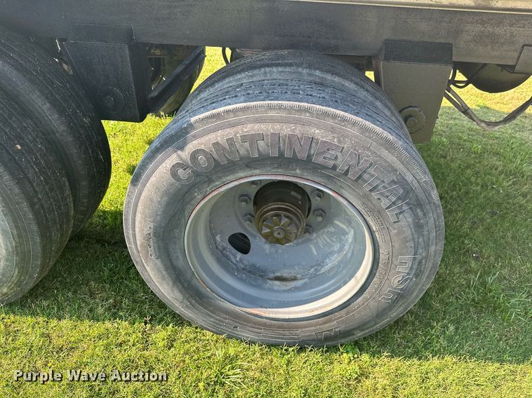 image for item MB9532 1991 Travis  end dump trailer