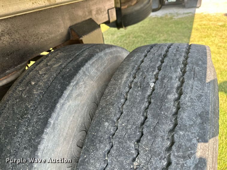 image for item MB9532 1991 Travis  end dump trailer