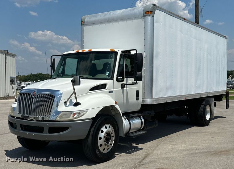 image for item MB9540 2012 International DuraStar 4300  box truck