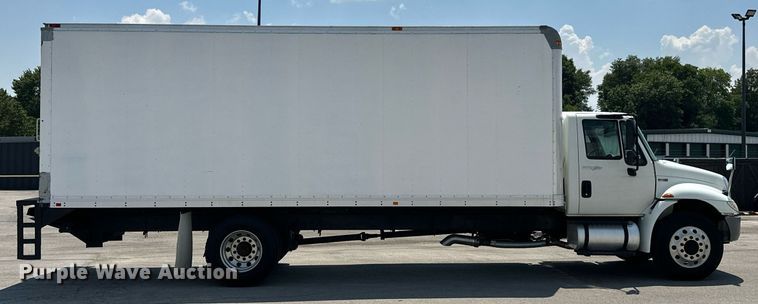image for item MB9540 2012 International DuraStar 4300  box truck