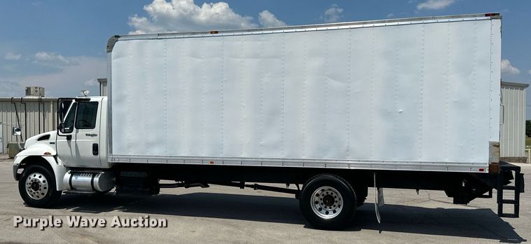 image for item MB9540 2012 International DuraStar 4300  box truck