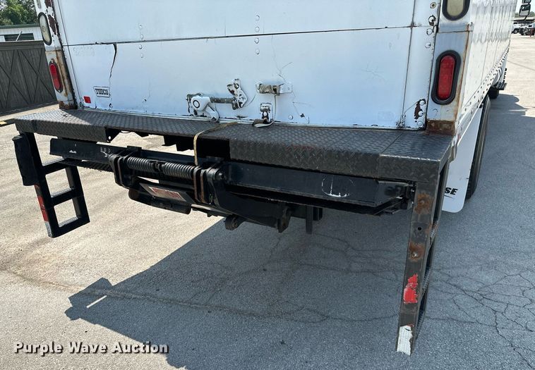 image for item MB9540 2012 International DuraStar 4300  box truck