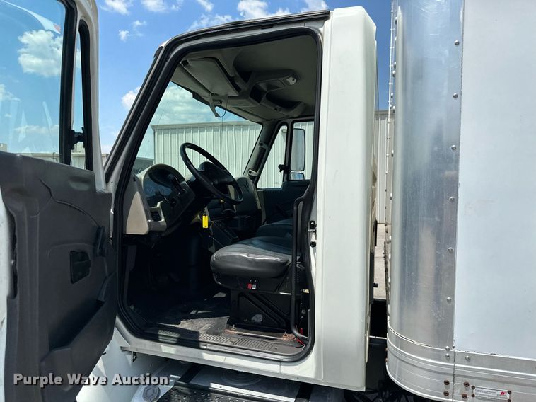 image for item MB9540 2012 International DuraStar 4300  box truck