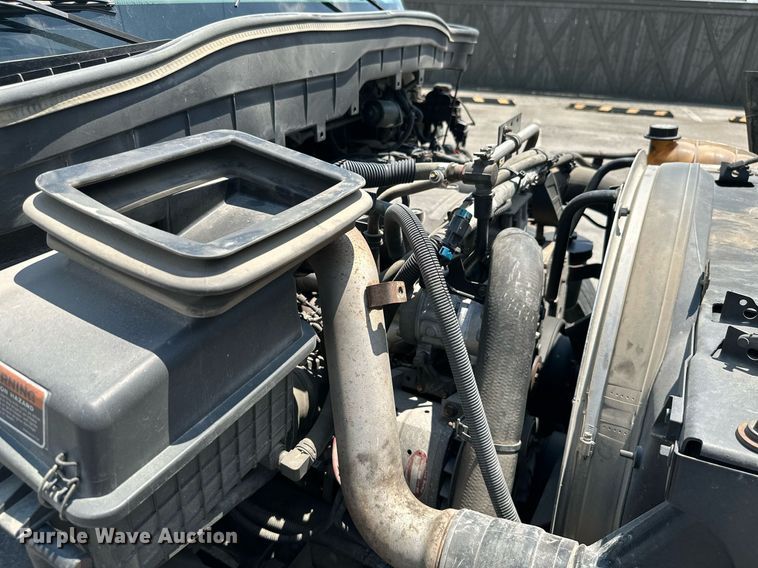 image for item MB9540 2012 International DuraStar 4300  box truck