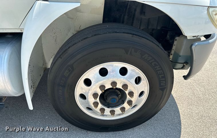 image for item MB9540 2012 International DuraStar 4300  box truck