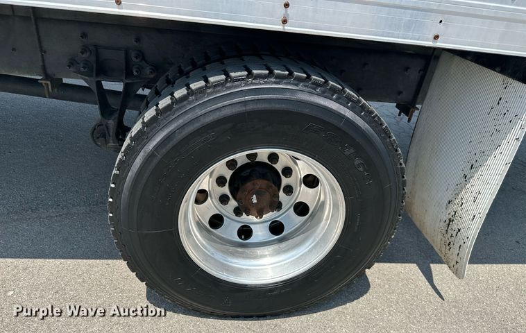 image for item MB9540 2012 International DuraStar 4300  box truck