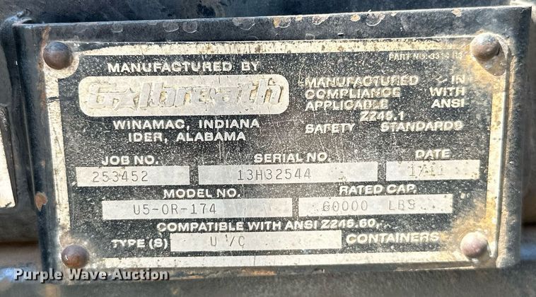 image for item MB9550 2005 Mack CV713  roll-off container truck