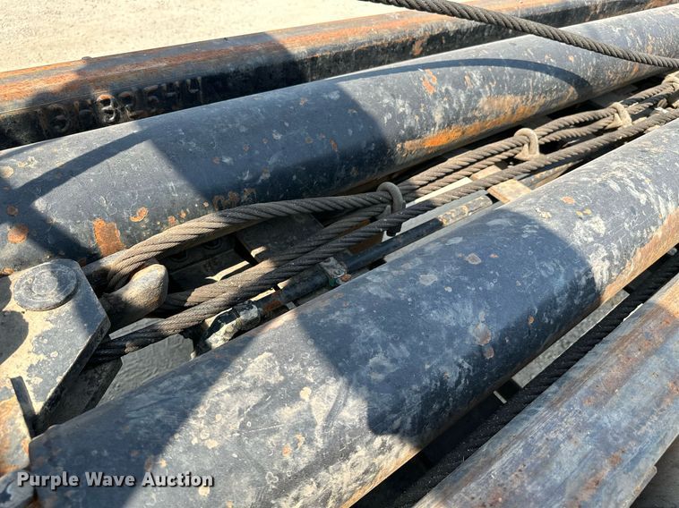 image for item MB9550 2005 Mack CV713  roll-off container truck