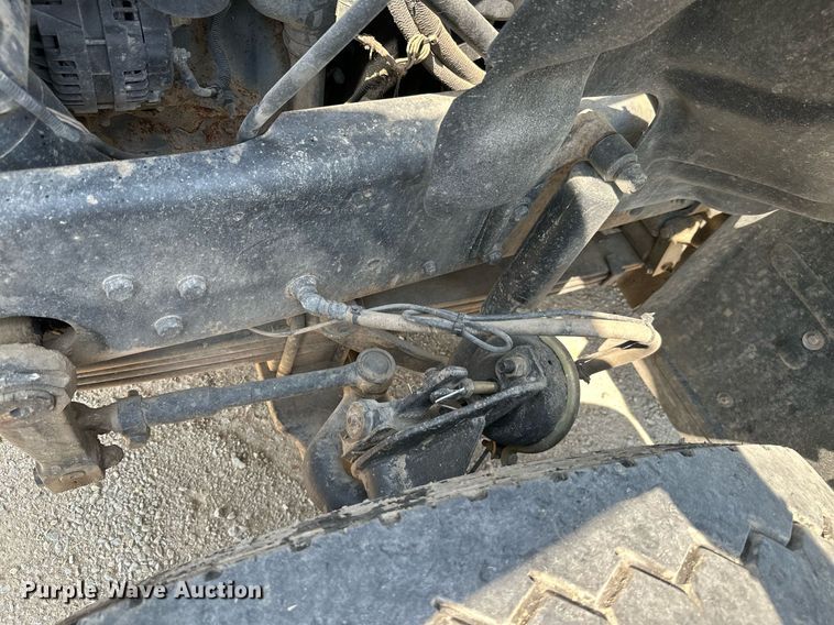 image for item MB9550 2005 Mack CV713  roll-off container truck