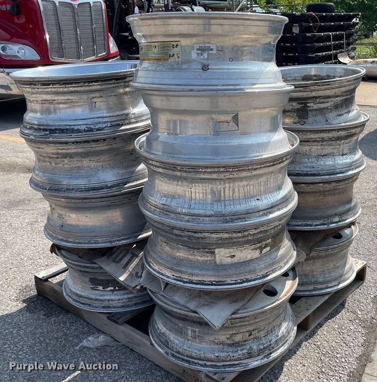 image for item ME9917 (17) aluminum wheels