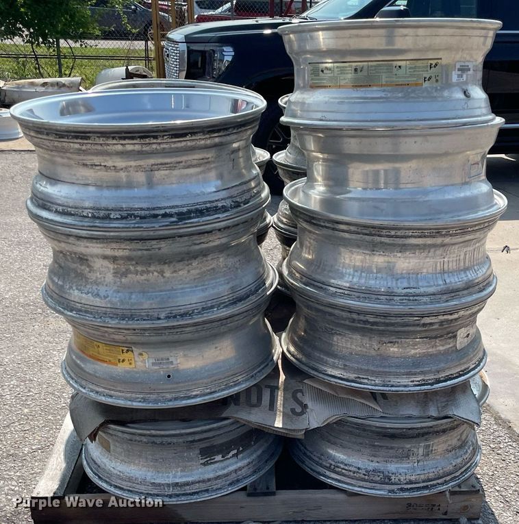 image for item ME9917 (17) aluminum wheels