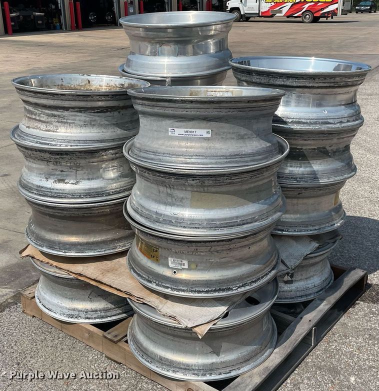 image for item ME9917 (17) aluminum wheels