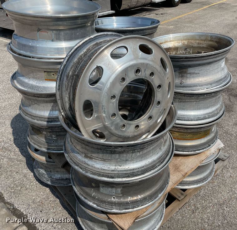 image for item ME9917 (17) aluminum wheels