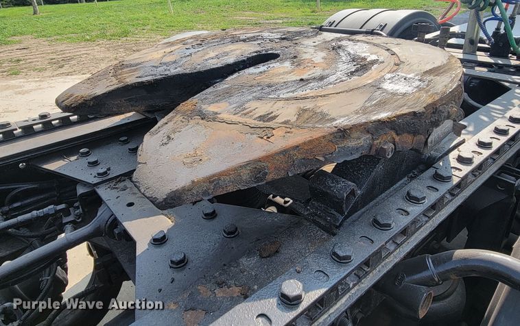 image for item ML9397 2001 Kenworth T800  semi truck