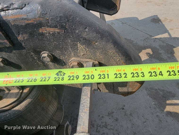 image for item ML9397 2001 Kenworth T800  semi truck