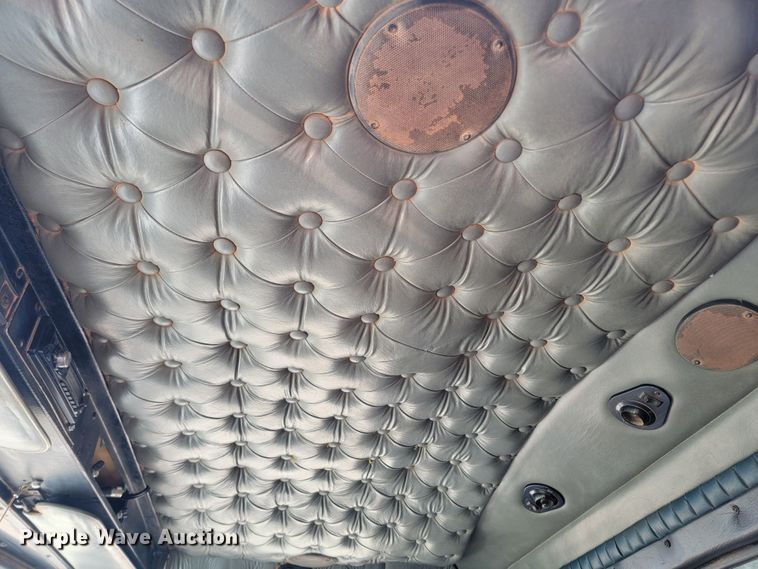 image for item ML9397 2001 Kenworth T800  semi truck