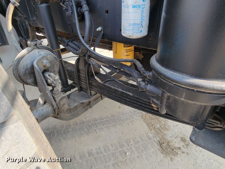 image for item ML9397 2001 Kenworth T800  semi truck