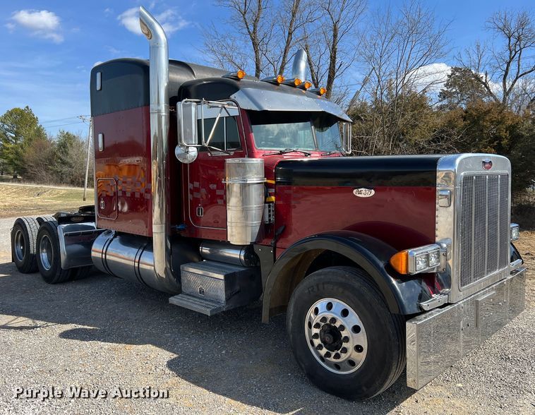 image for item MM9221 2000 Peterbilt 379  semi truck