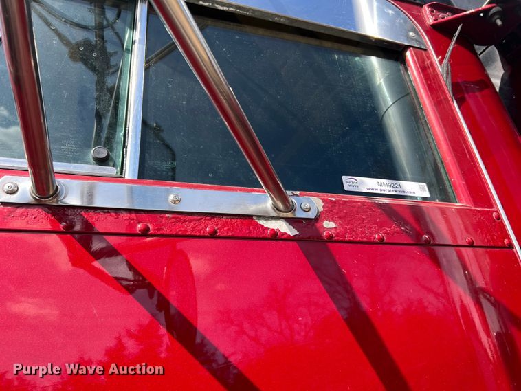 image for item MM9221 2000 Peterbilt 379  semi truck