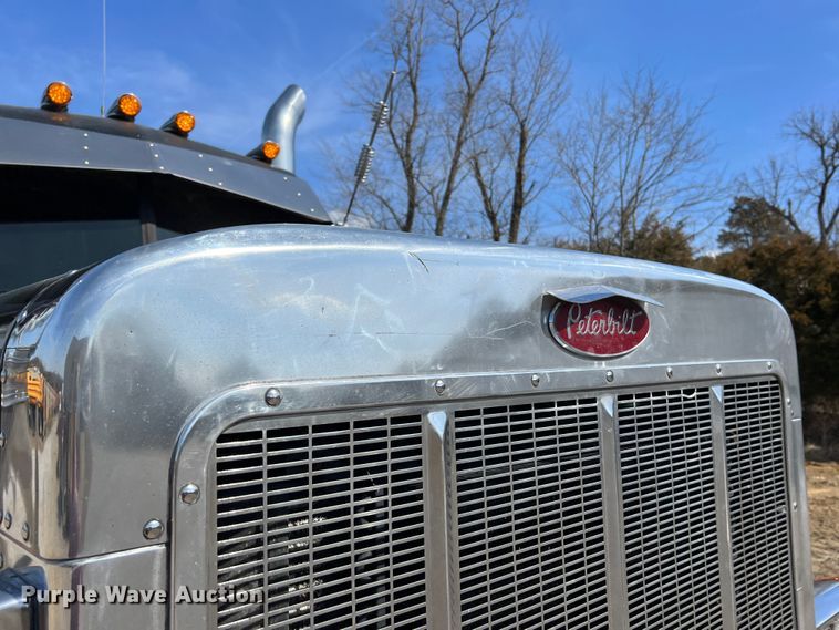 image for item MM9221 2000 Peterbilt 379  semi truck