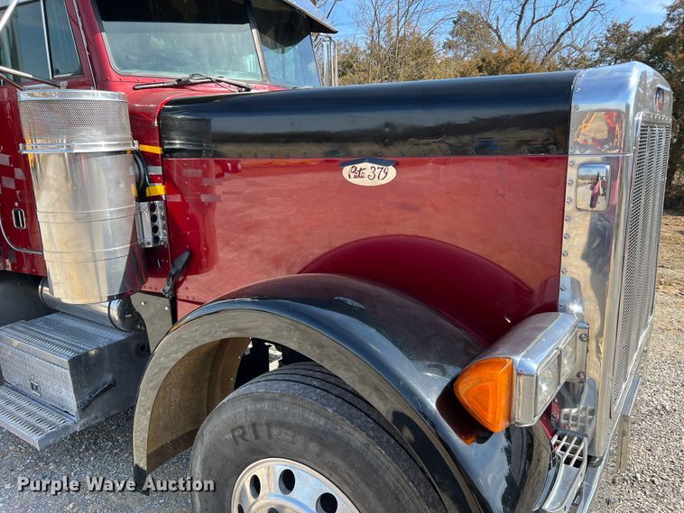 image for item MM9221 2000 Peterbilt 379  semi truck