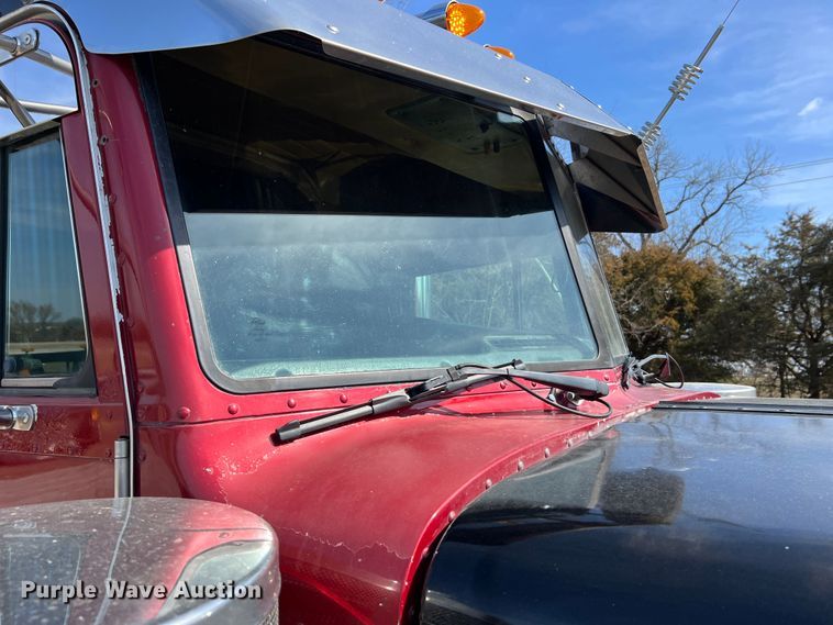 image for item MM9221 2000 Peterbilt 379  semi truck