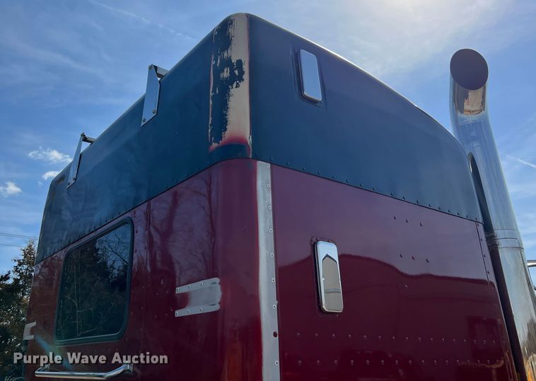 image for item MM9221 2000 Peterbilt 379  semi truck